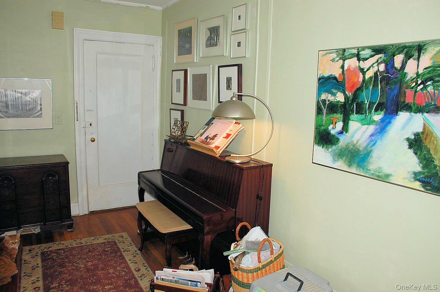 #6 photo, 83 N Broadway, White Plains , NY 10603