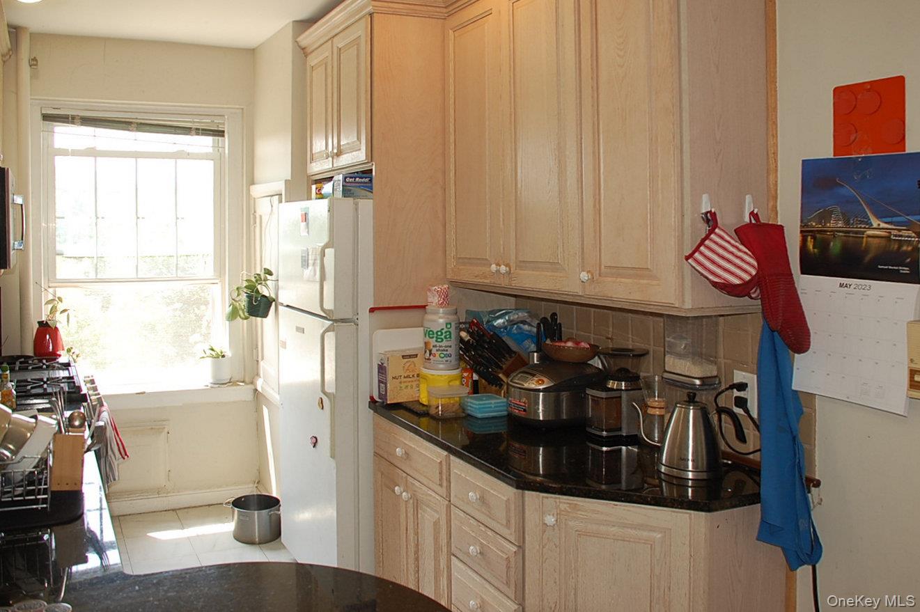 #8 photo, 83 N Broadway, White Plains , NY 10603