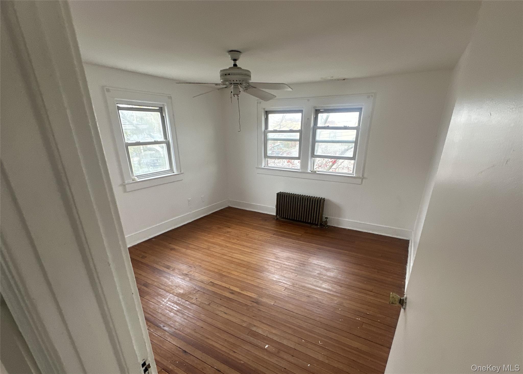 #4 photo, 2922 Oceanside Road, Oceanside , NY 11572