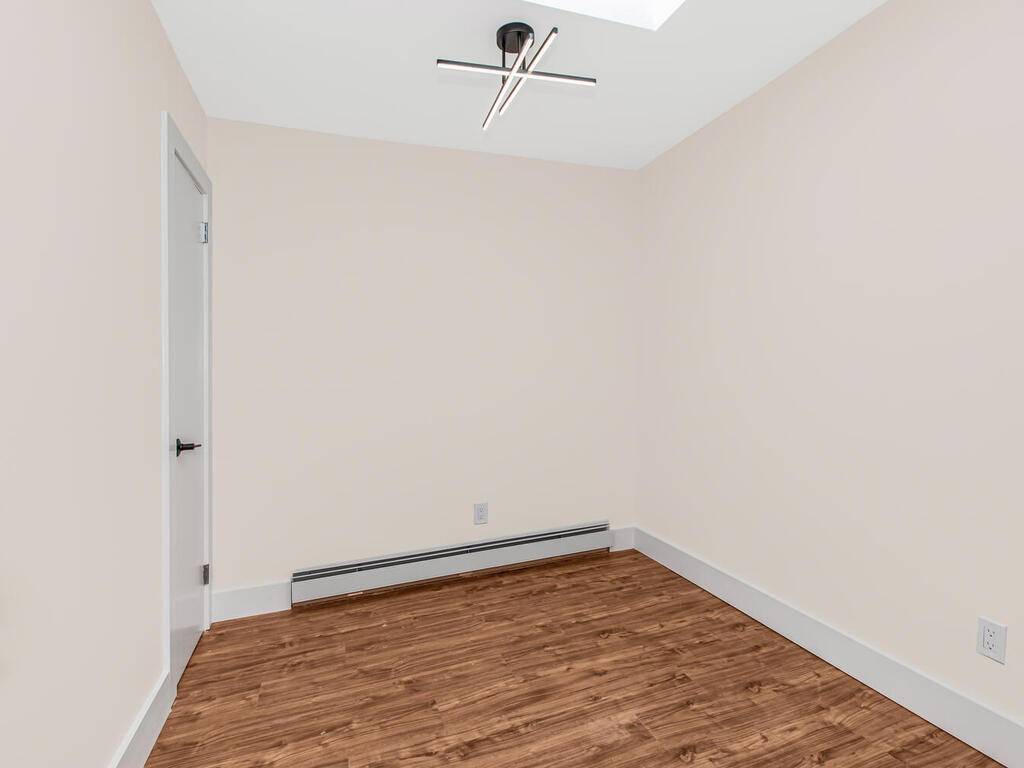 #12 photo, 22 Betty Court, Staten Island , NY 10303