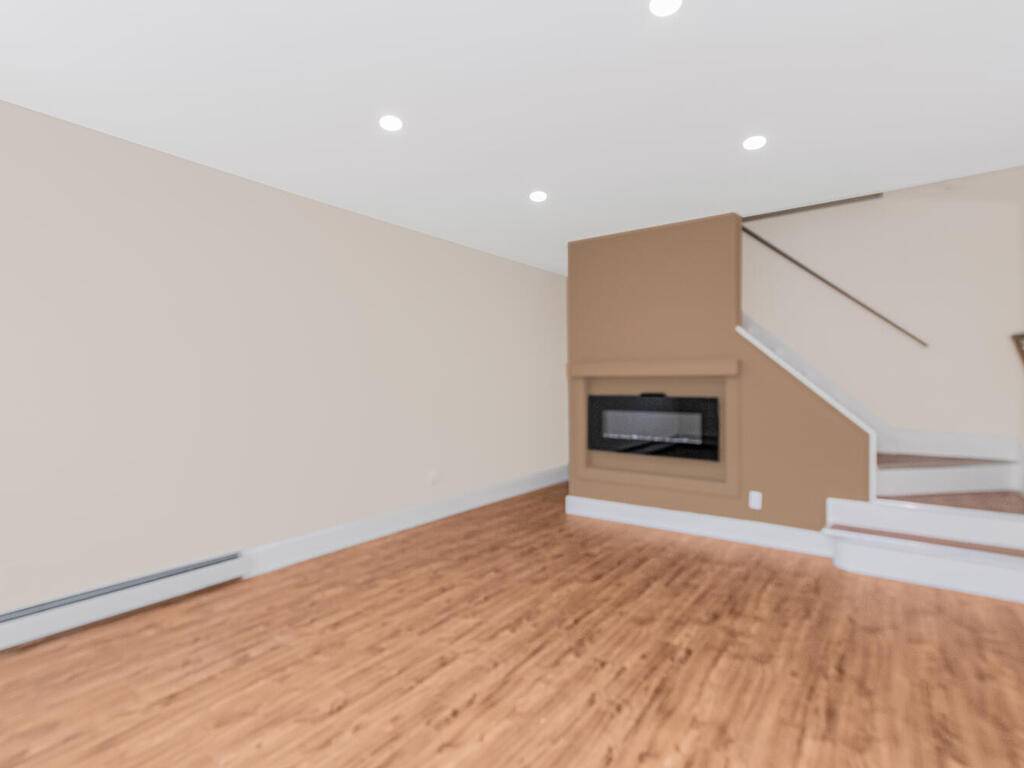 #2 photo, 22 Betty Court, Staten Island , NY 10303