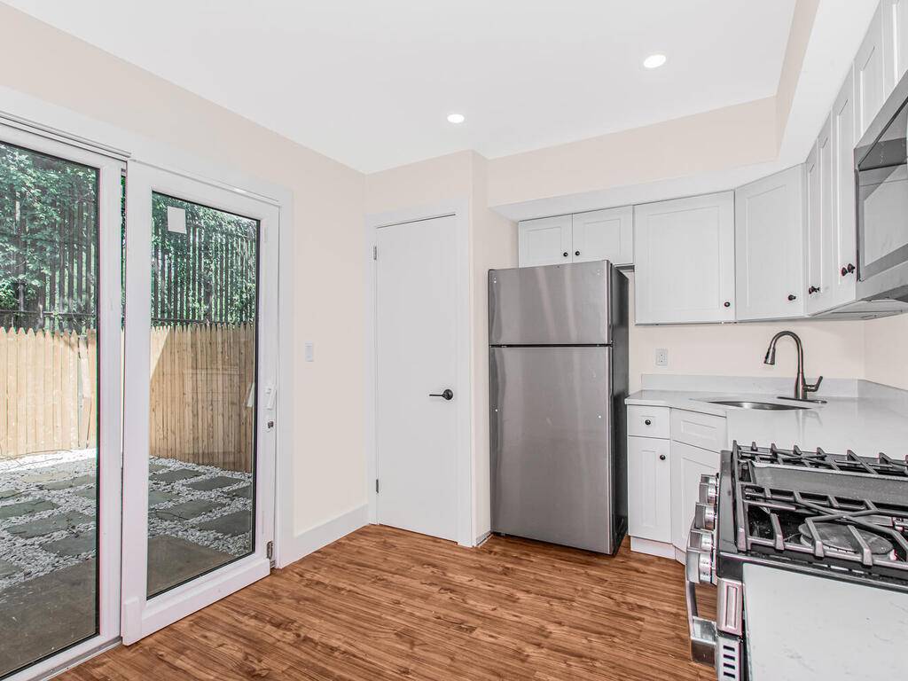 #8 photo, 22 Betty Court, Staten Island , NY 10303