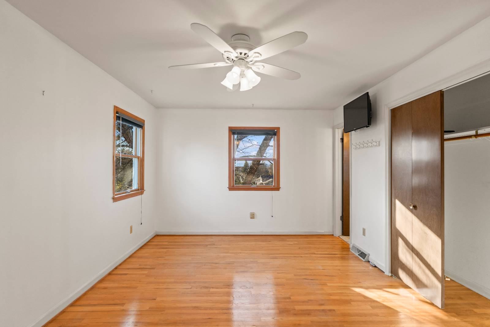 #27 photo, 15 Tower Hghts, Loudonville , NY 12211