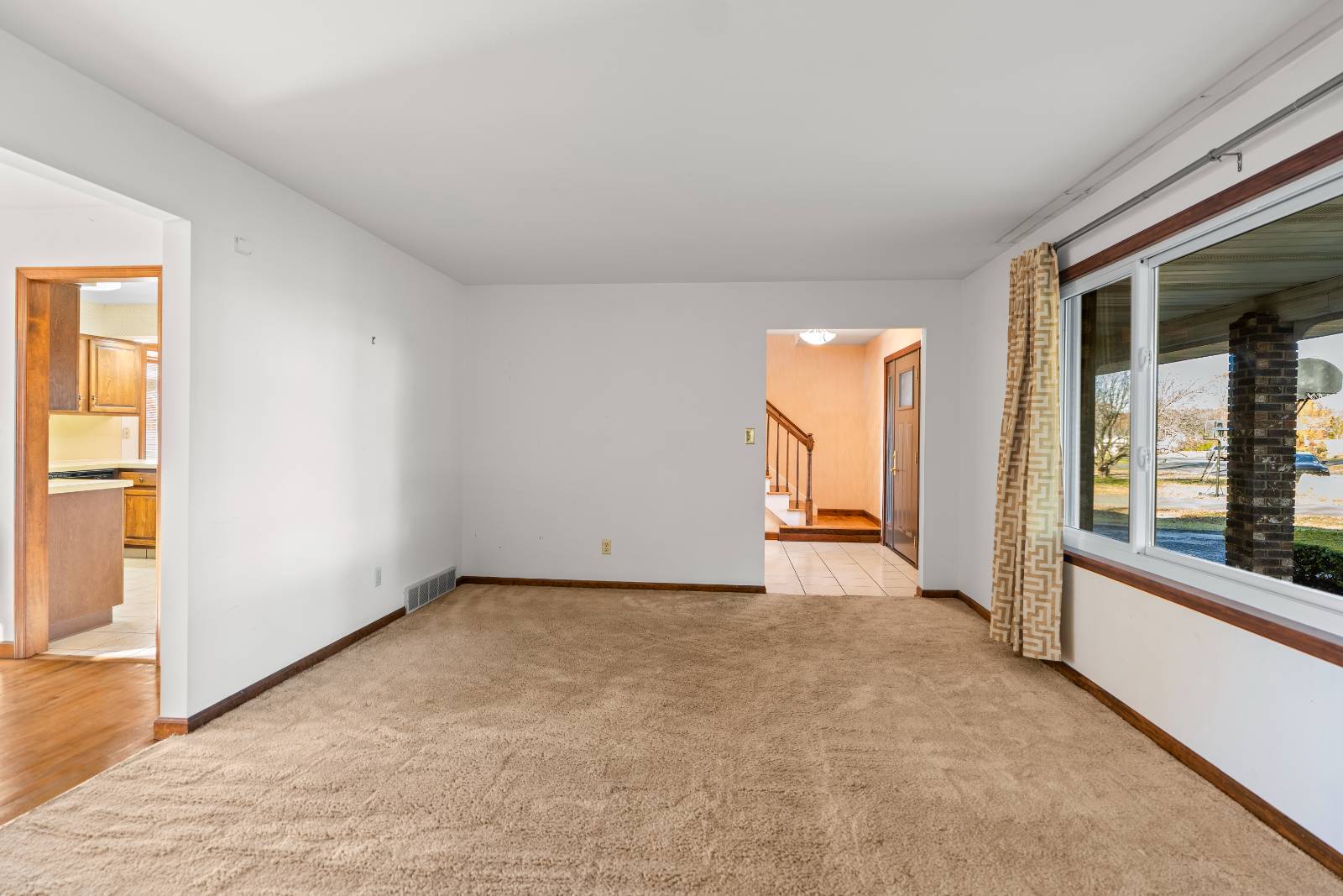 #6 photo, 15 Tower Hghts, Loudonville , NY 12211