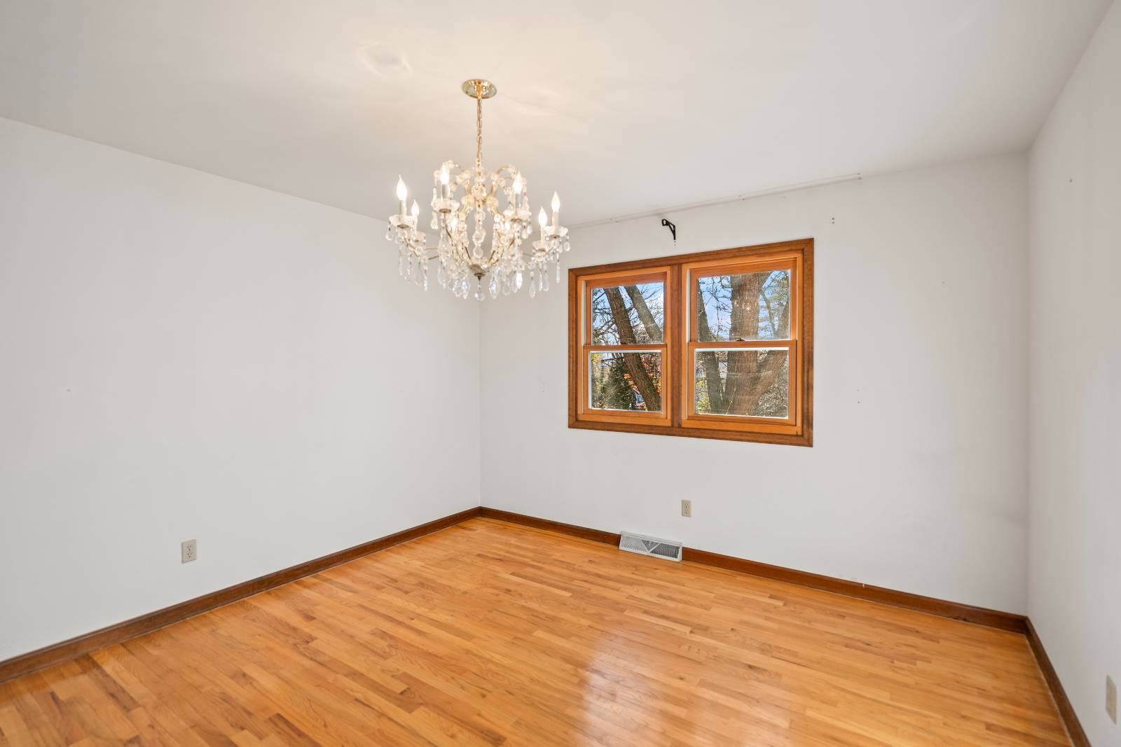 #8 photo, 15 Tower Hghts, Loudonville , NY 12211