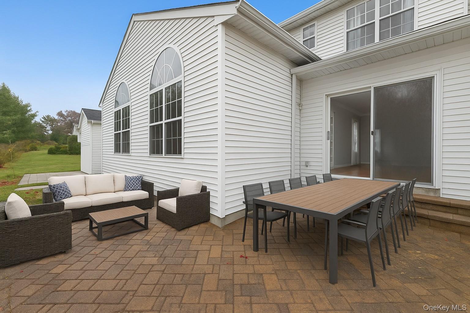 #12 photo, 18 Brookville Way, سوفولك Manorville , NY 11949