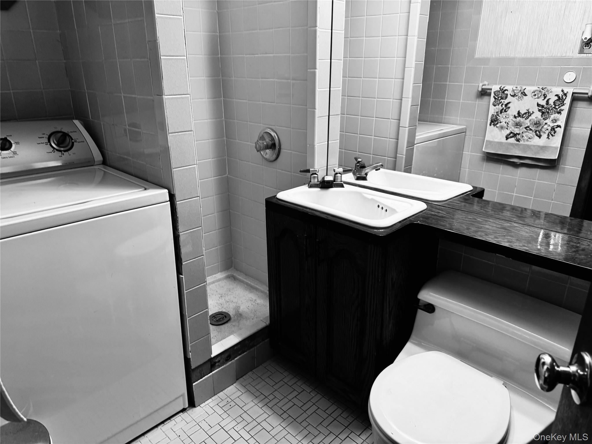 #10 photo, 55 Constellation Road, Levittown , NY 11756