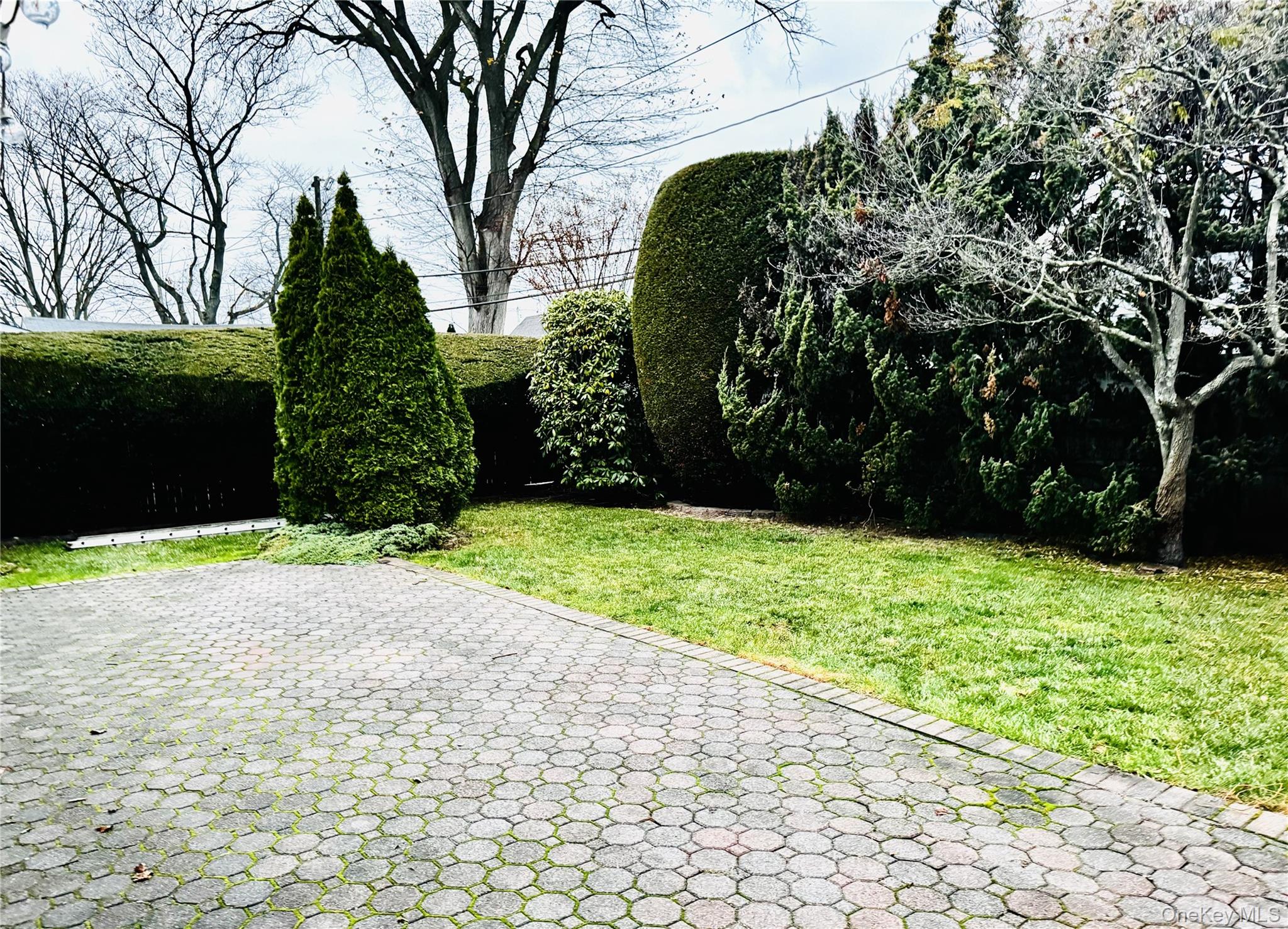 #18 photo, 55 Constellation Road, Levittown , NY 11756