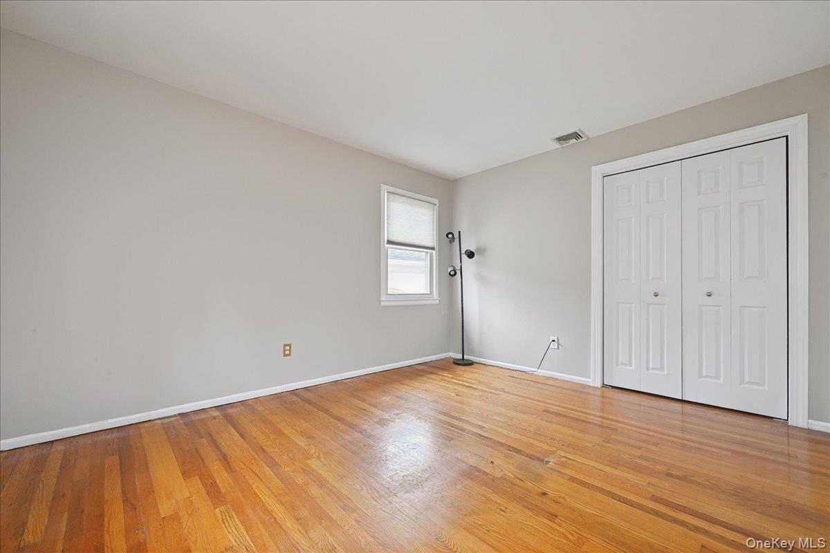 #16 photo, 331 N Michigan Avenue, Massapequa , NY 11758