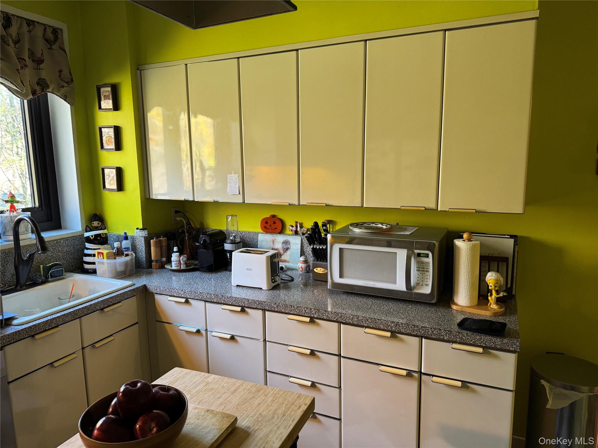 #10 photo, 1101 Midland Avenue, Bronxville , NY 10708