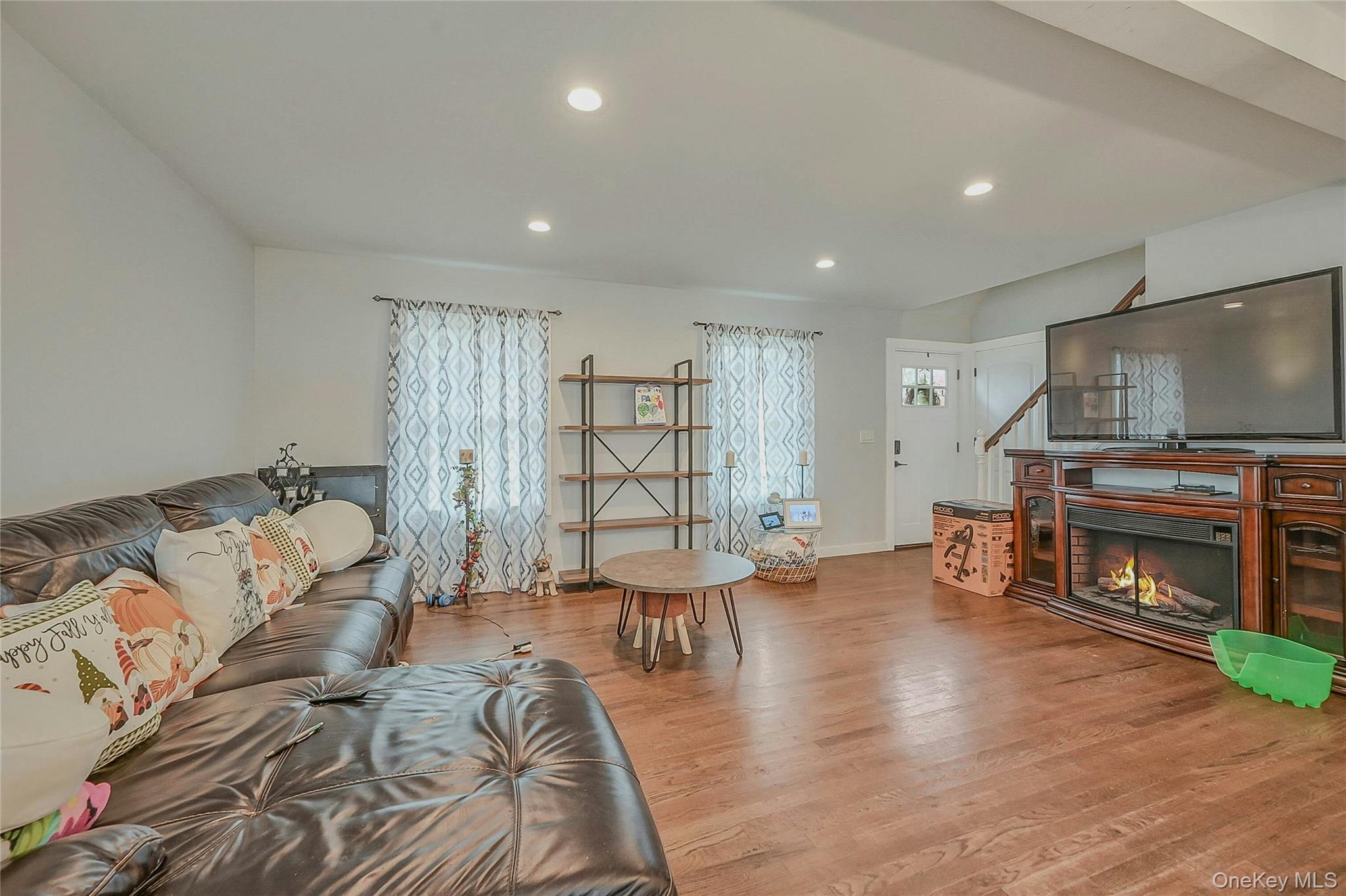 #4 photo, 458 Lockwood Drive, Shirley , NY 11967