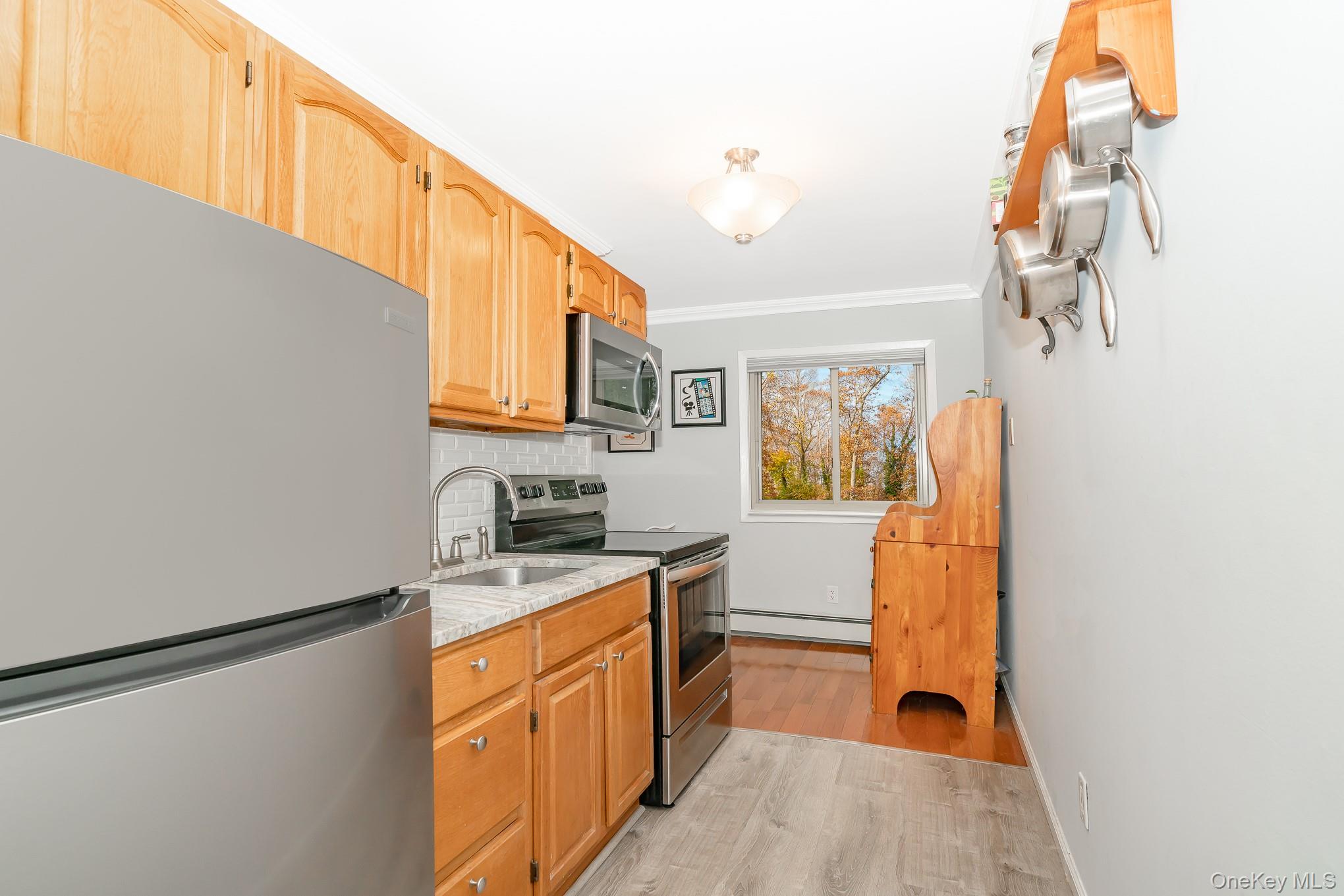 #10 photo, 2449 Union Boulevard, Islip , NY 11751