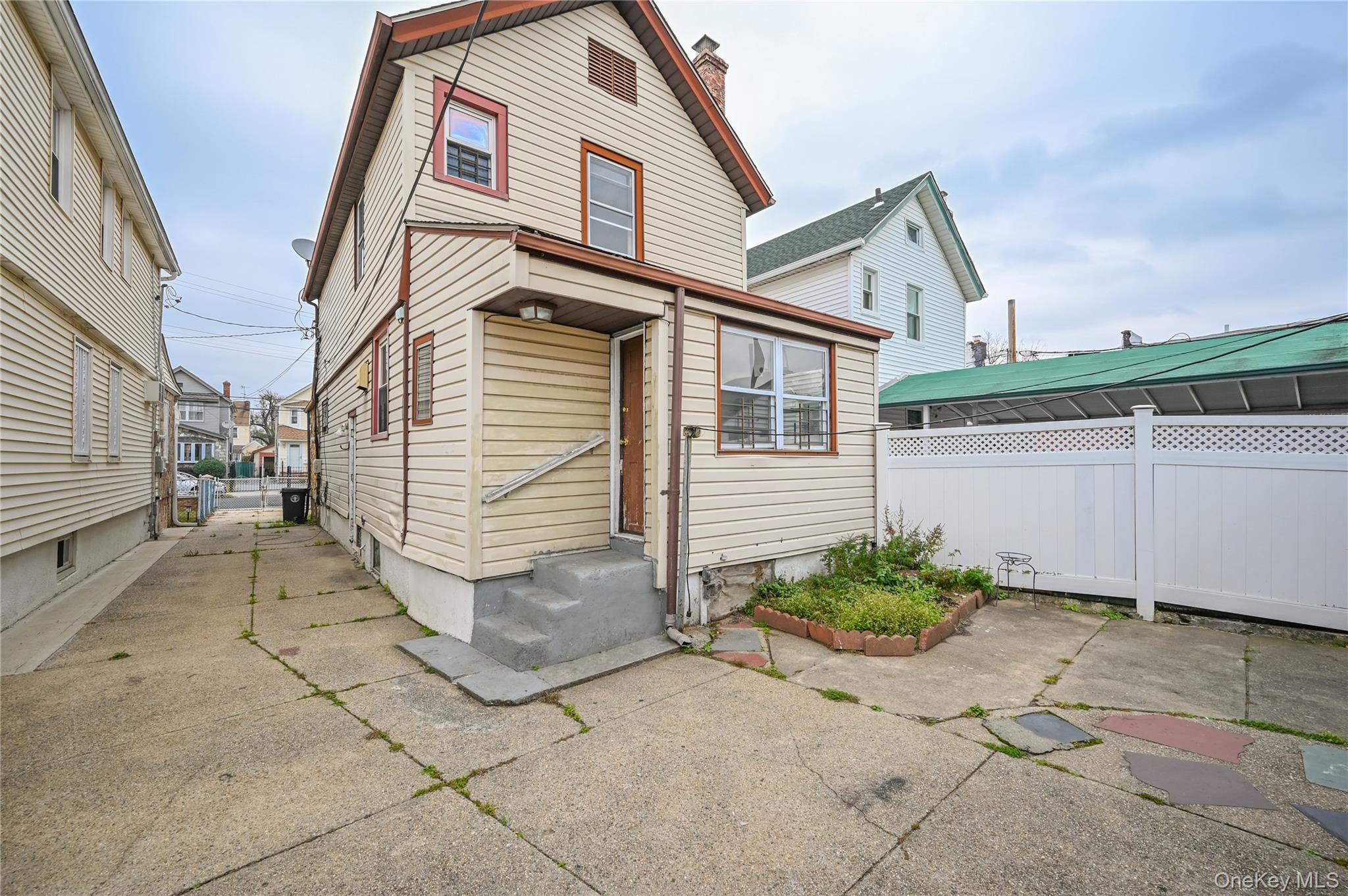 #3 photo, 94-28 209th Street, Queens Village , NY 11428