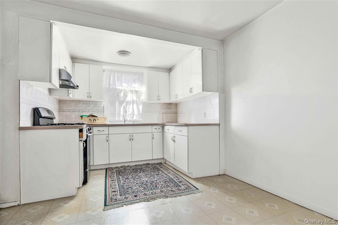 #11 photo, 10930 128th Street, South Ozone Park , NY 11420