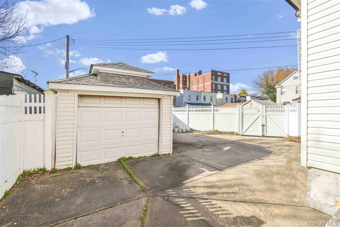 #6 photo, 10930 128th Street, South Ozone Park , NY 11420