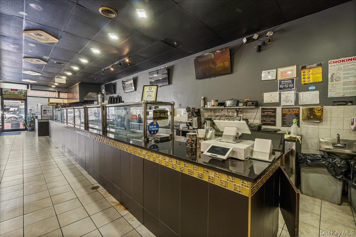 #11 photo, 20502 Hillside Avenue, Hollis , NY 11423