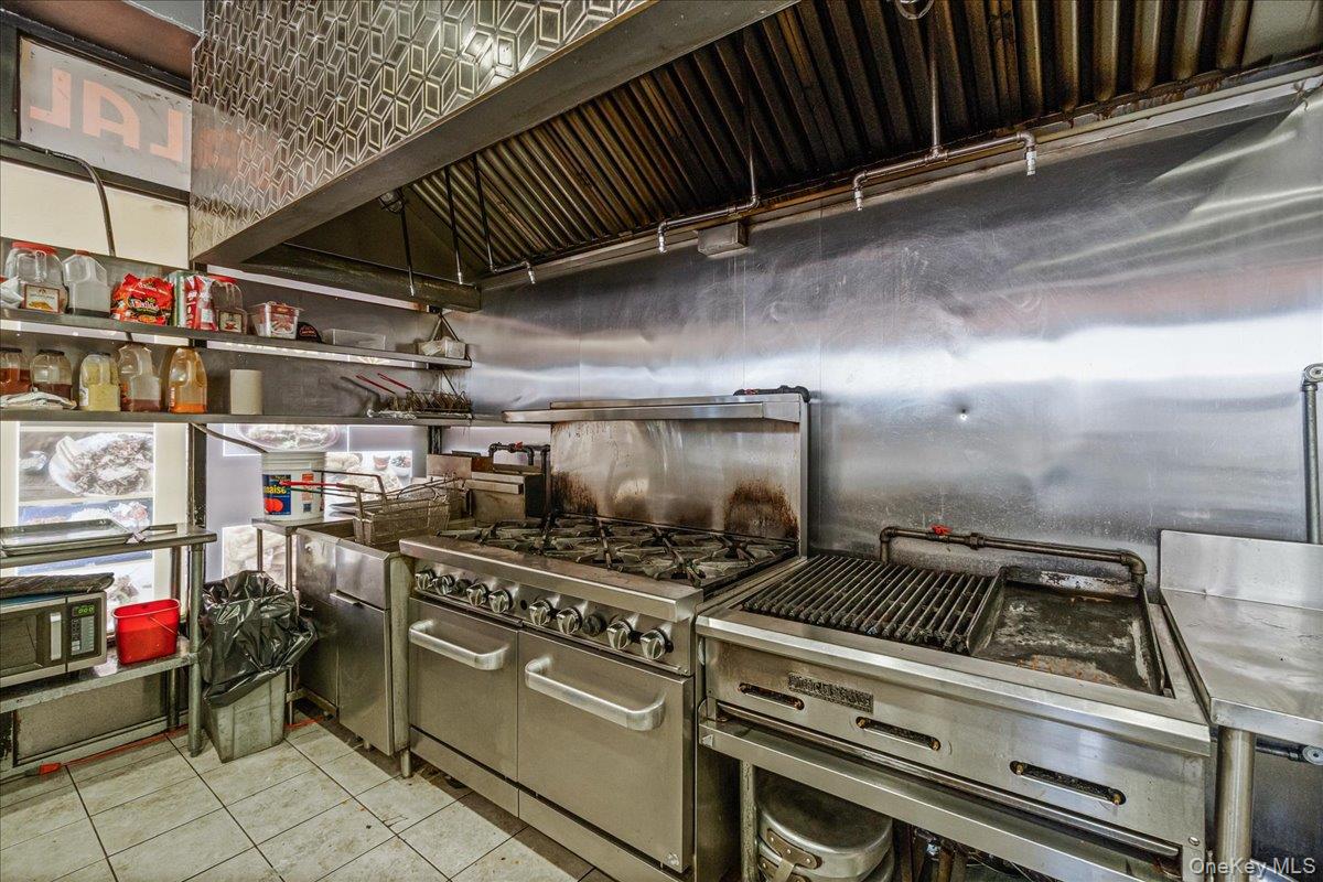 #18 photo, 20502 Hillside Avenue, Hollis , NY 11423