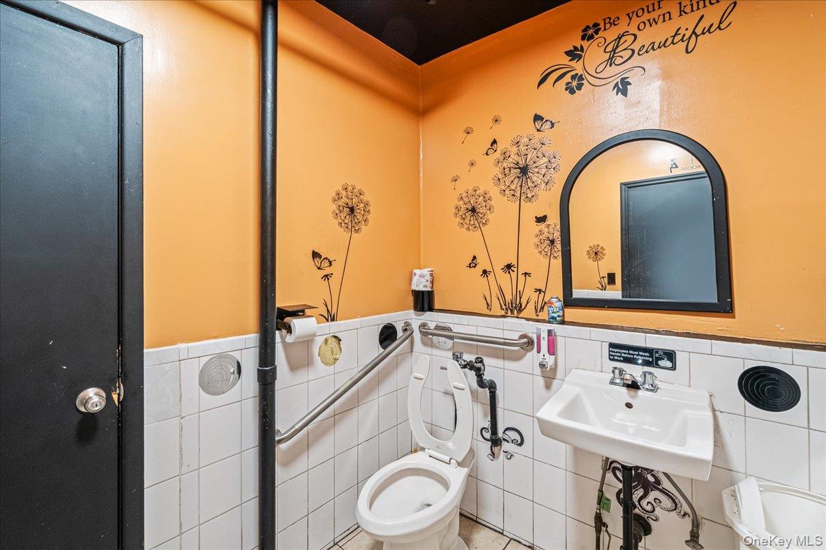 #20 photo, 20502 Hillside Avenue, Hollis , NY 11423