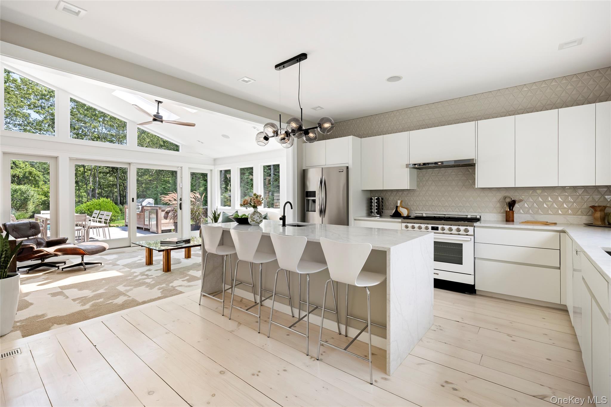 #17 photo, 20 Cove Neck Lane, Southampton , NY 11968