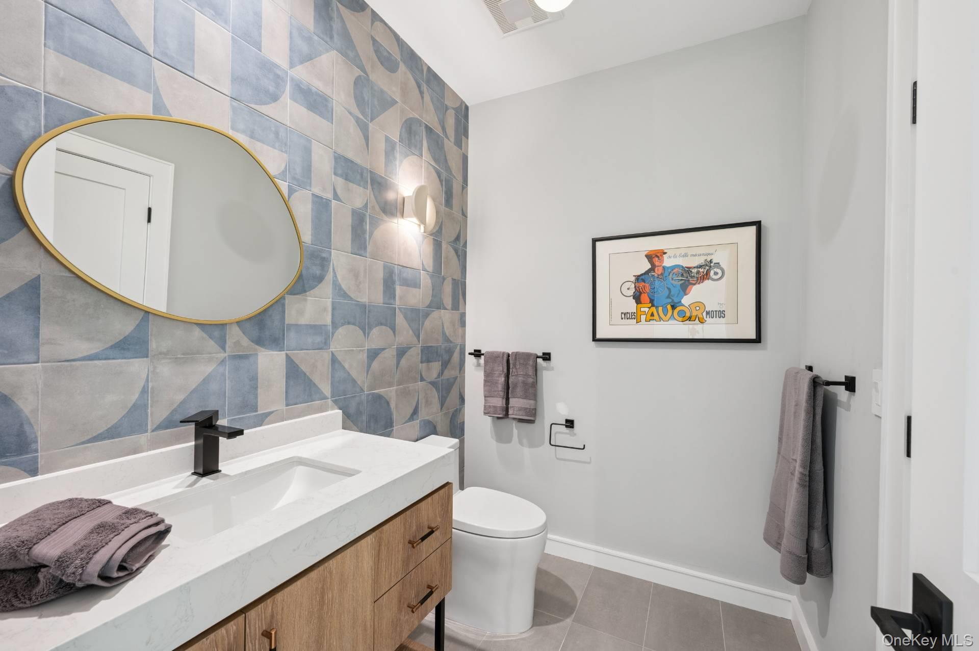 #19 photo, 20 Cove Neck Lane, Southampton , NY 11968