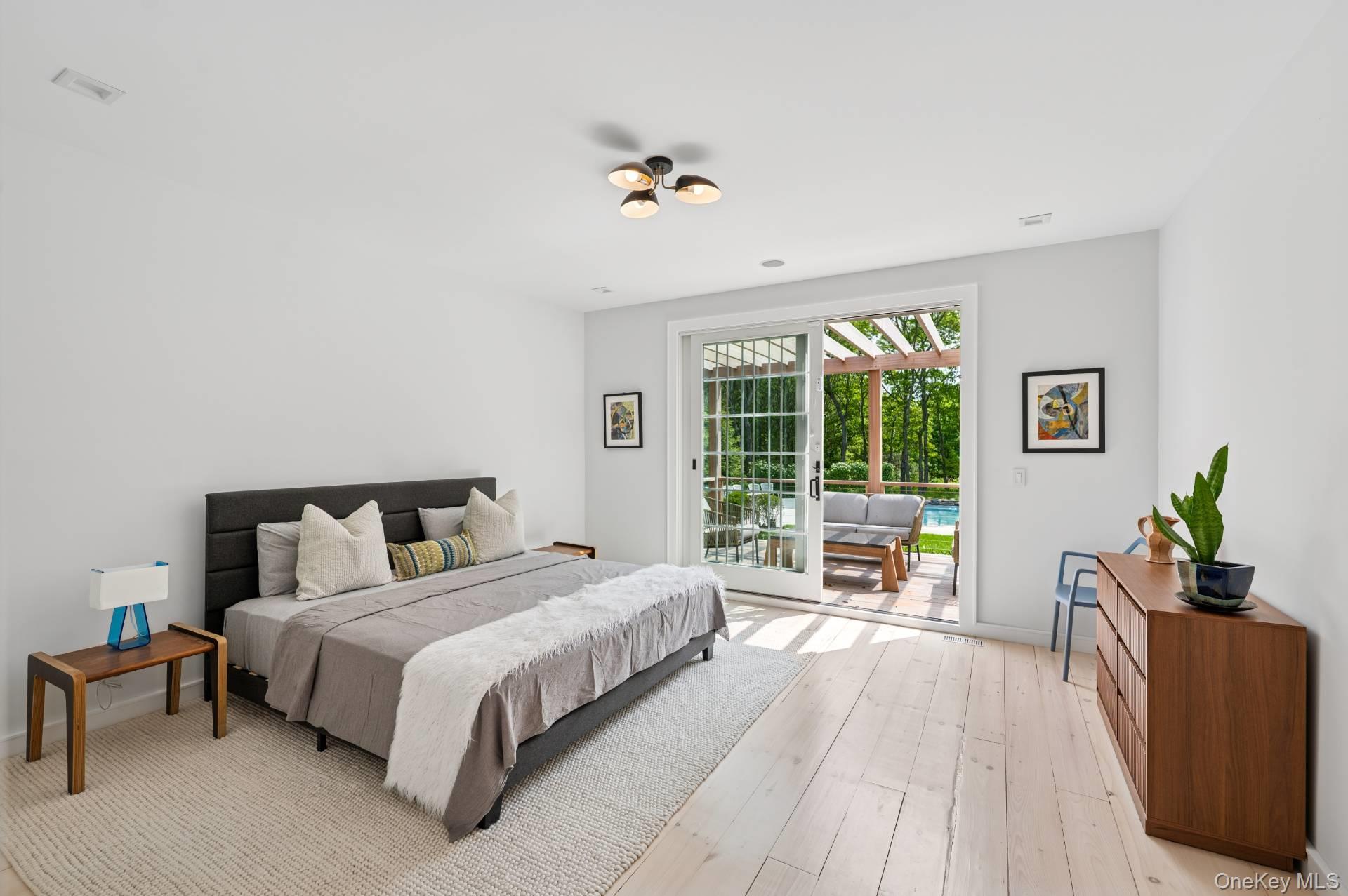 #20 photo, 20 Cove Neck Lane, Southampton , NY 11968