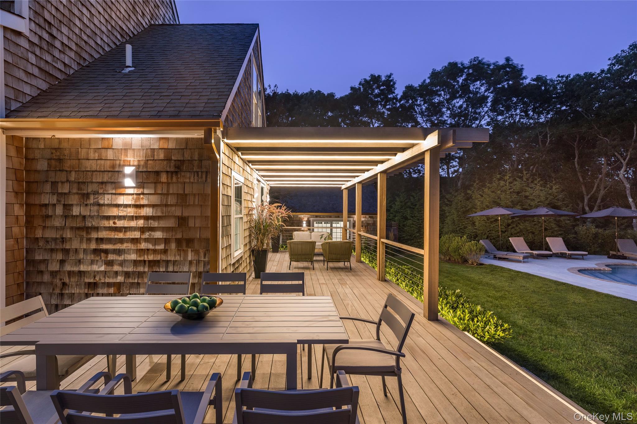 #4 photo, 20 Cove Neck Lane, Southampton , NY 11968