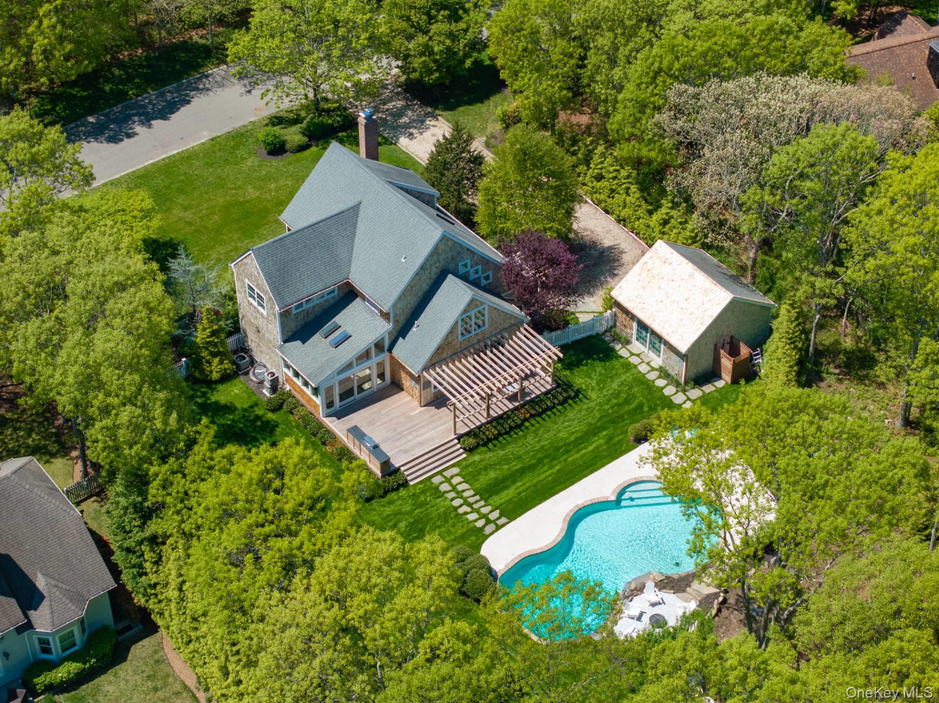 #5 photo, 20 Cove Neck Lane, Southampton , NY 11968