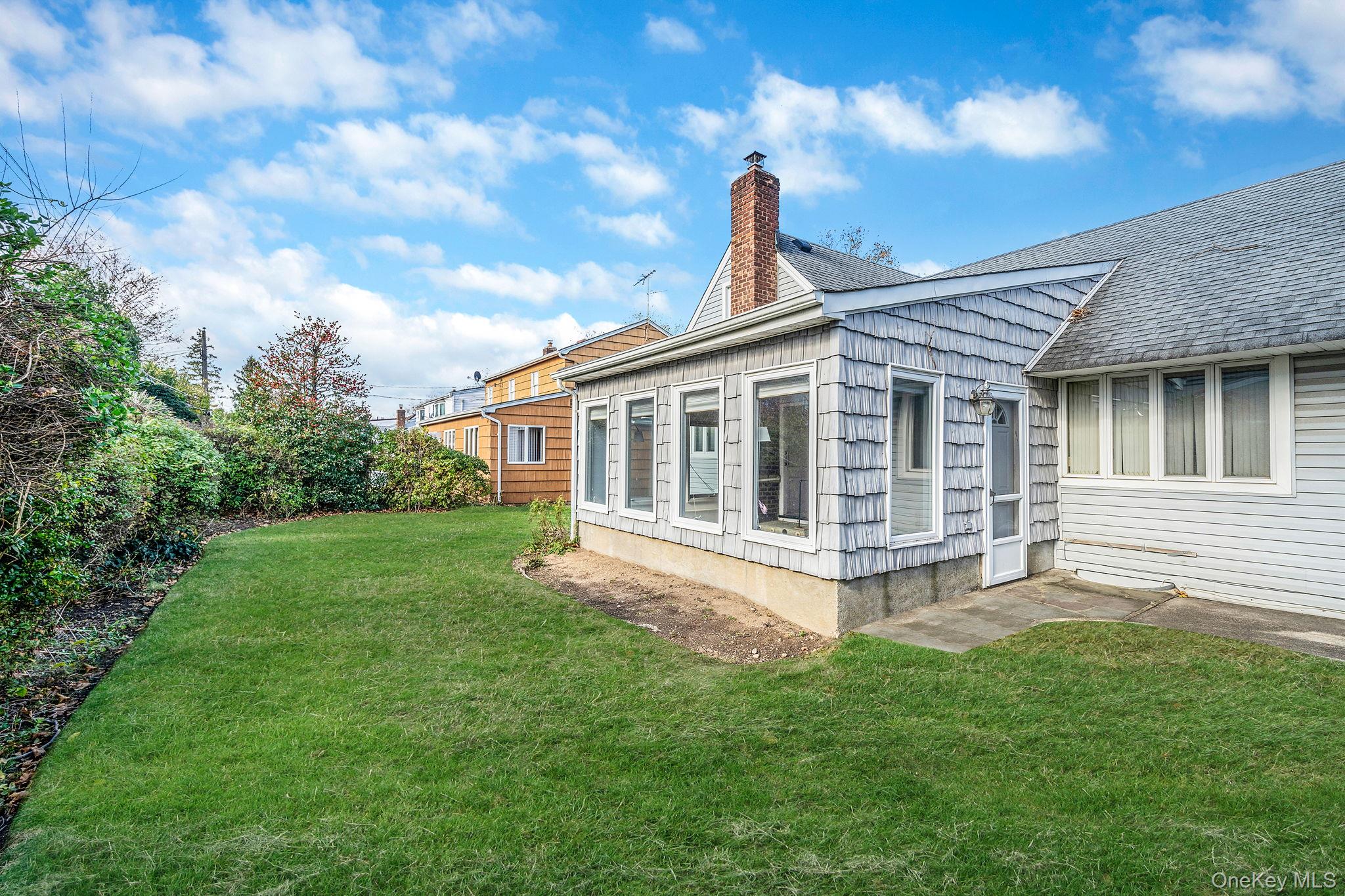 #6 photo, 78 Patton Boulevard, New Hyde Park , NY 11040