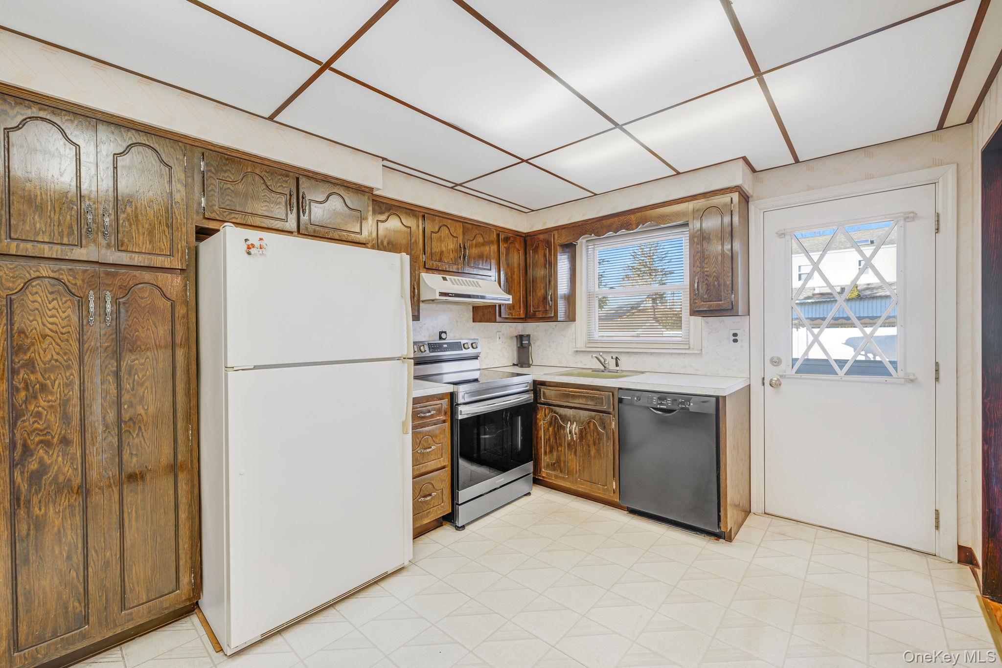 #18 photo, 44 Clark Street, سوفولك Huntington , NY 11743