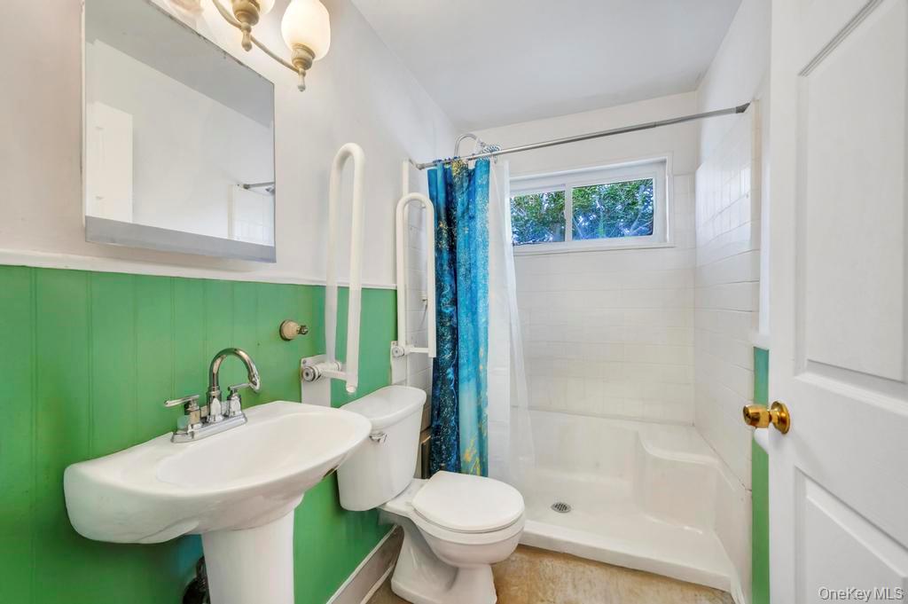 #10 photo, 14 Urn Court, Brentwood , NY 11717