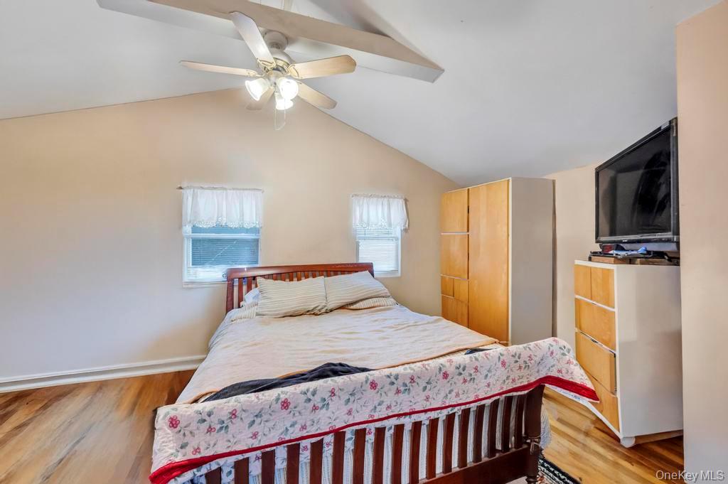 #11 photo, 14 Urn Court, Brentwood , NY 11717