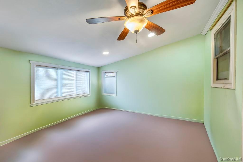 #15 photo, 14 Urn Court, Brentwood , NY 11717