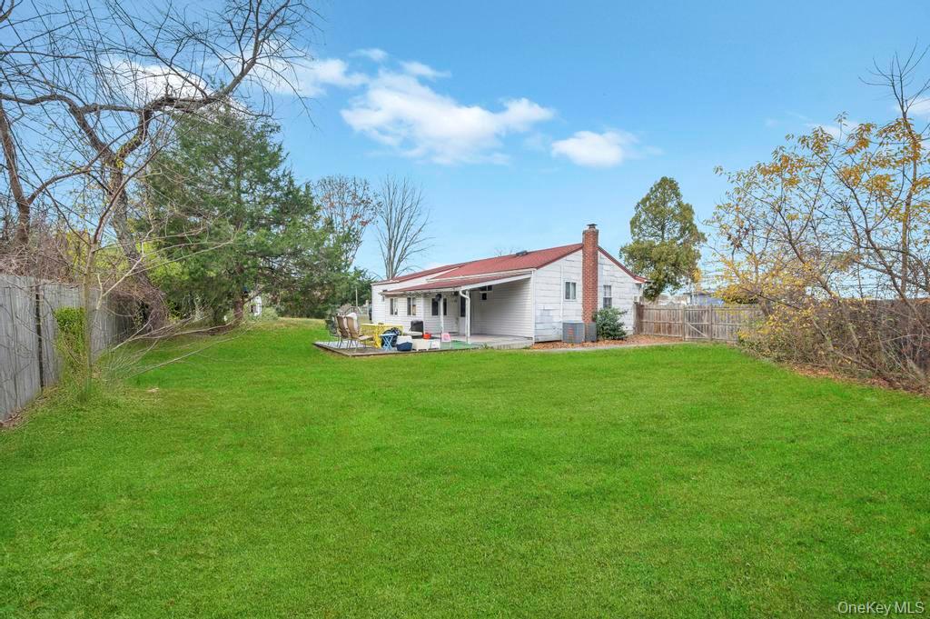 #20 photo, 14 Urn Court, Brentwood , NY 11717