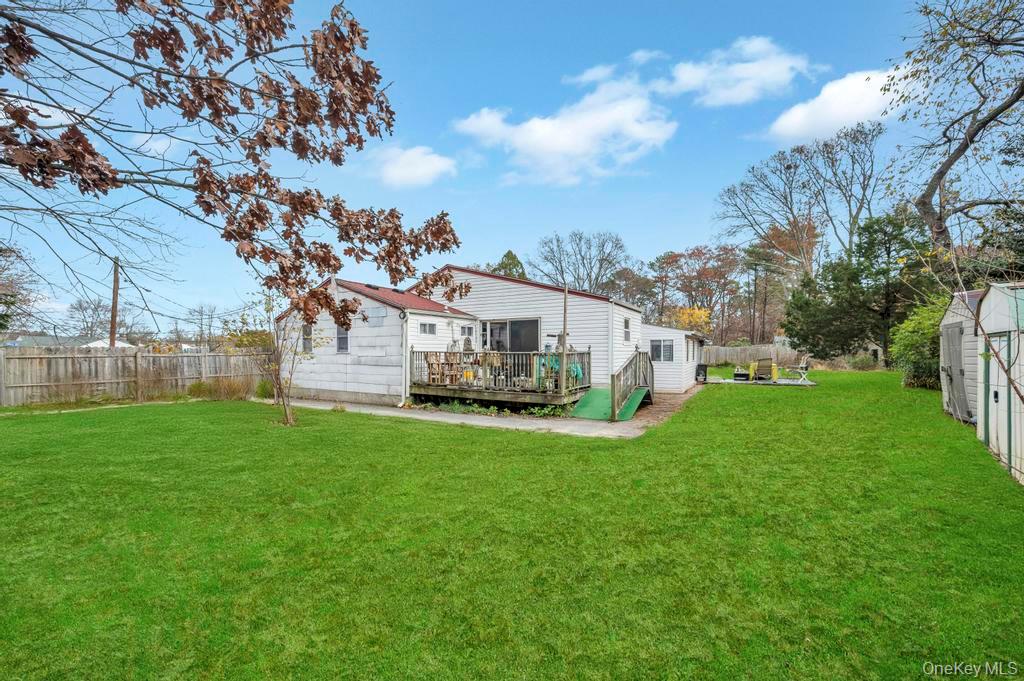 #3 photo, 14 Urn Court, Brentwood , NY 11717