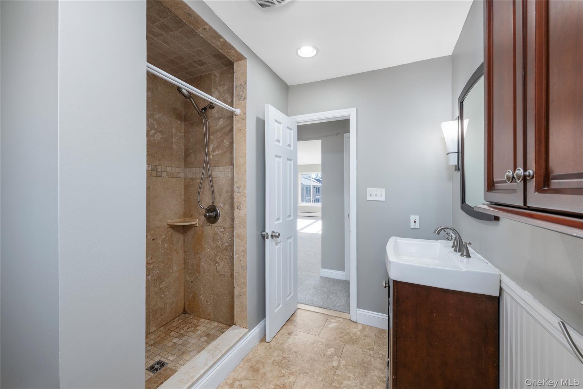 #11 photo, 250 Beechwood Avenue, Poughkeepsie , NY 12601