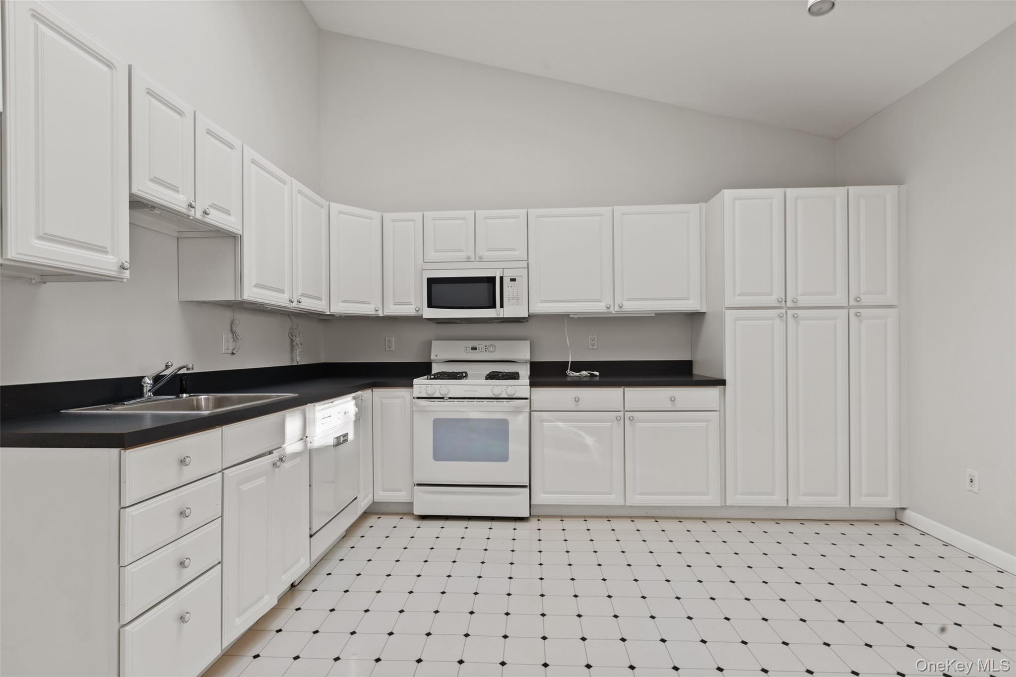 #9 photo, 227 Panorama Court, Poughkeepsie , NY 12603