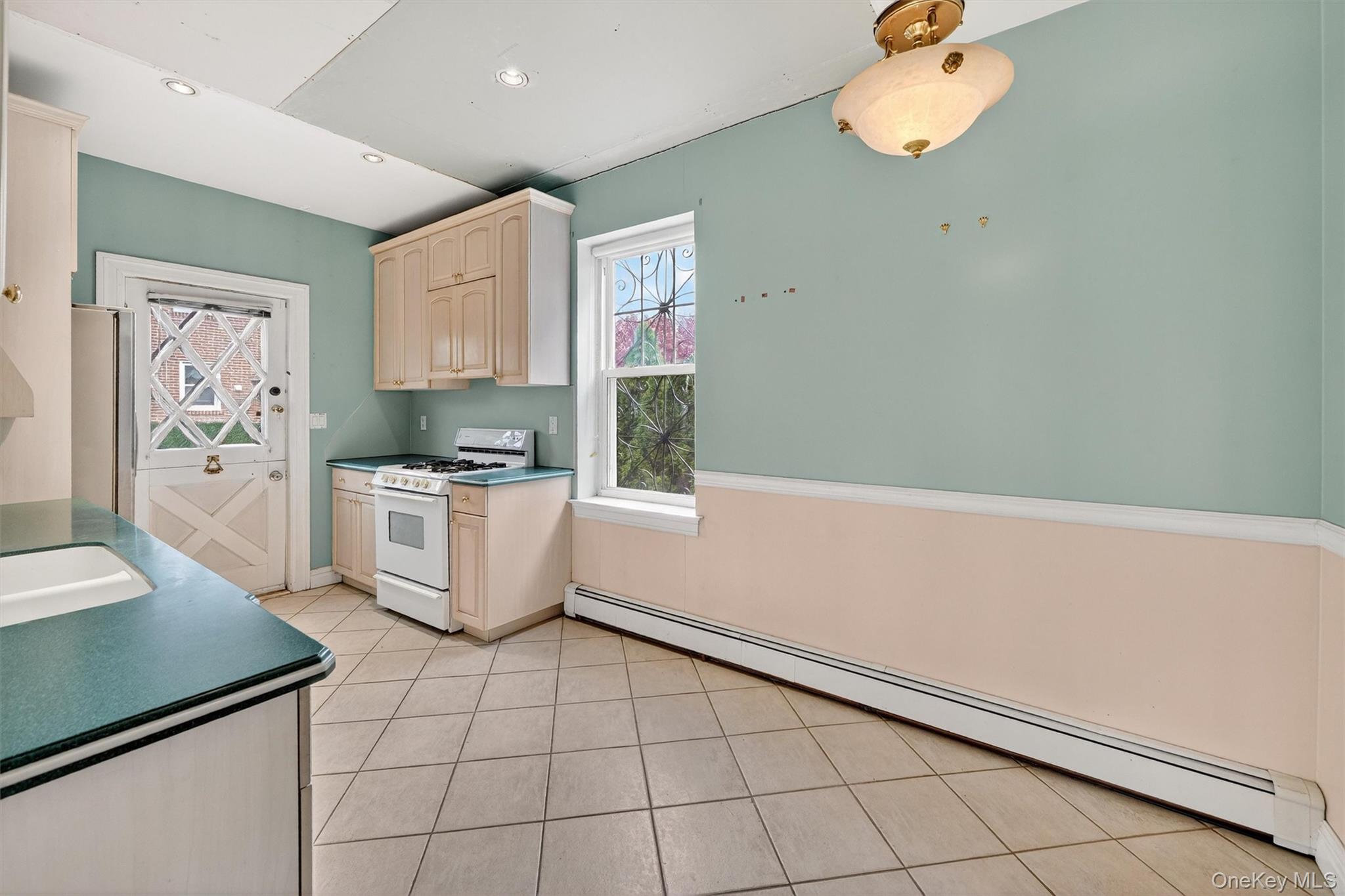 #13 photo, 2300 Gunther Avenue, Bronx , NY 10469