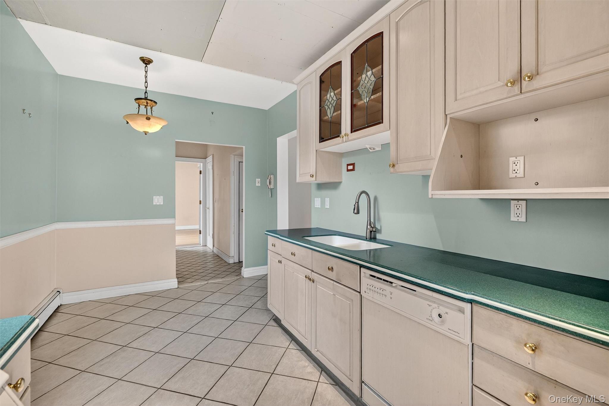 #15 photo, 2300 Gunther Avenue, Bronx , NY 10469