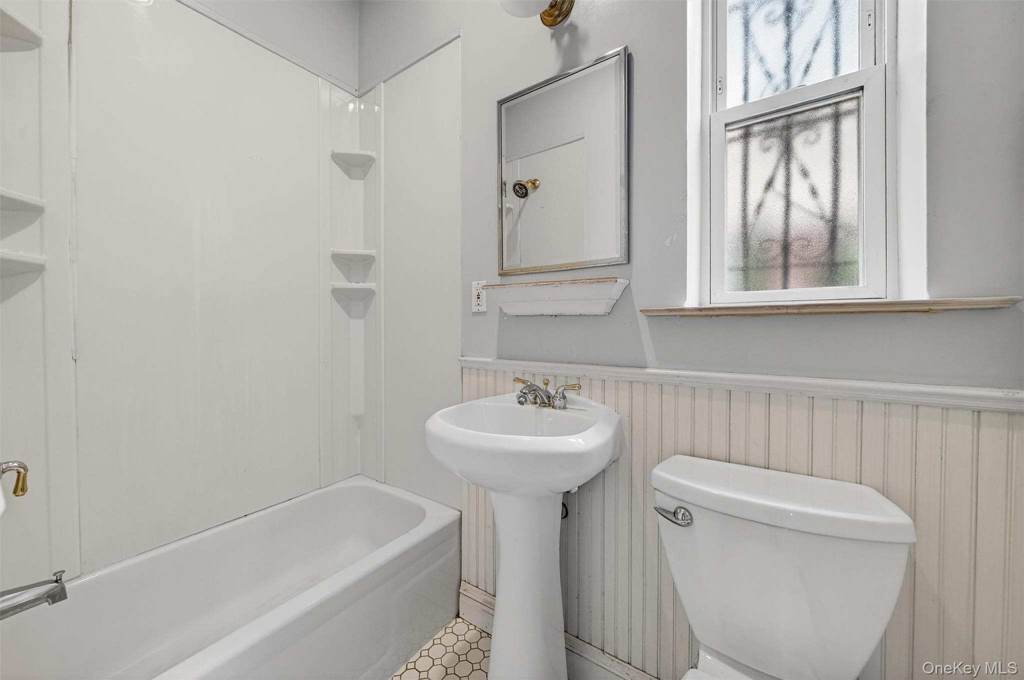 #16 photo, 2300 Gunther Avenue, Bronx , NY 10469