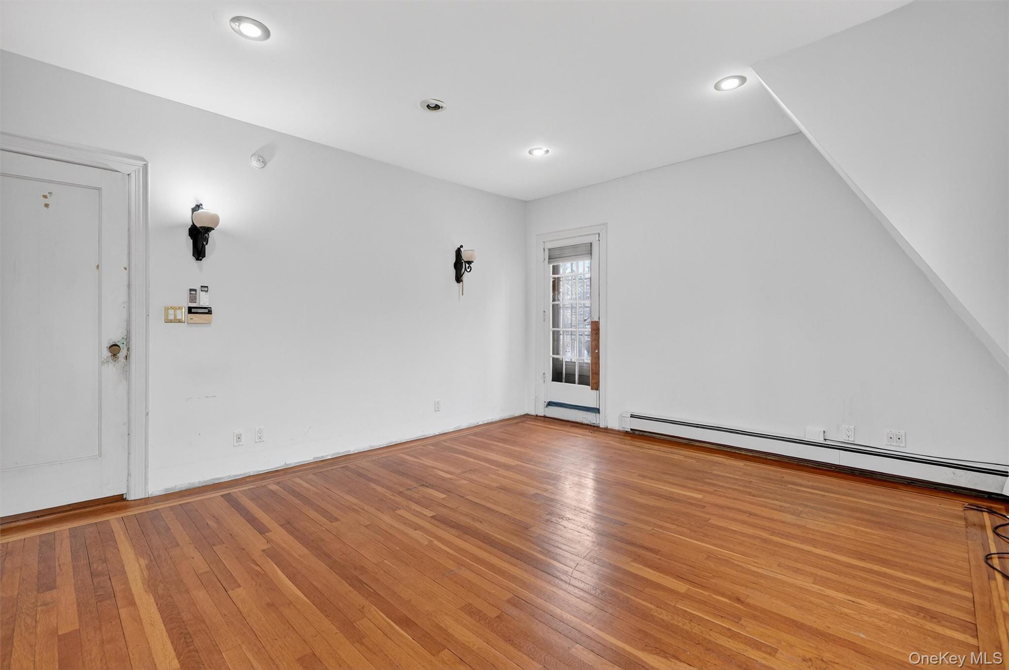 #19 photo, 2300 Gunther Avenue, Bronx , NY 10469