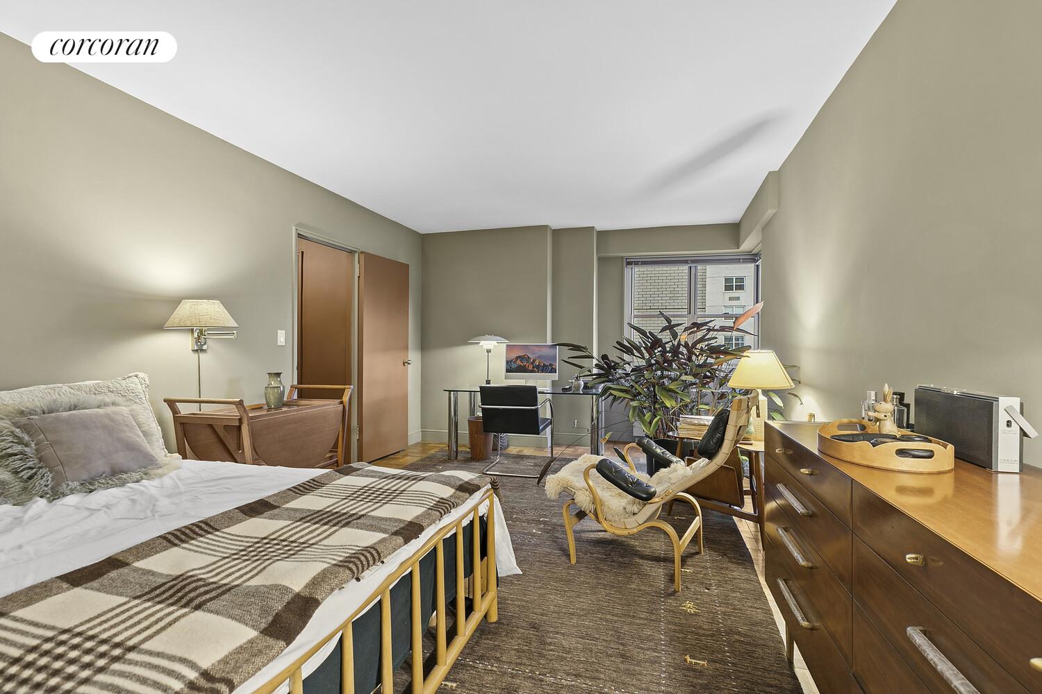 #7 photo, 70 E 10TH Street, Greenwich Village , NY 10003