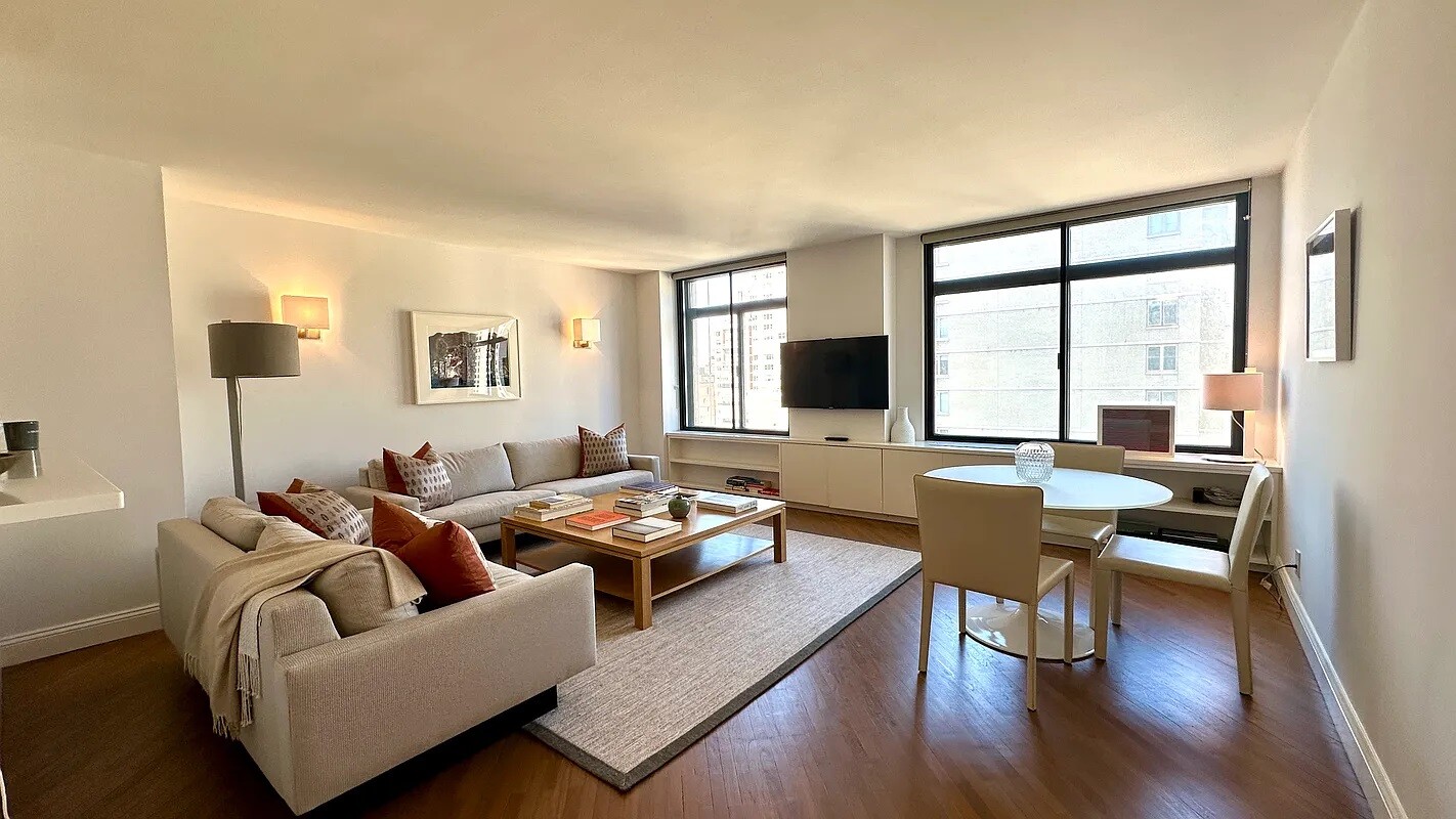 #1 photo, 400 E 70TH Street, Lenox Hill , NY 10021