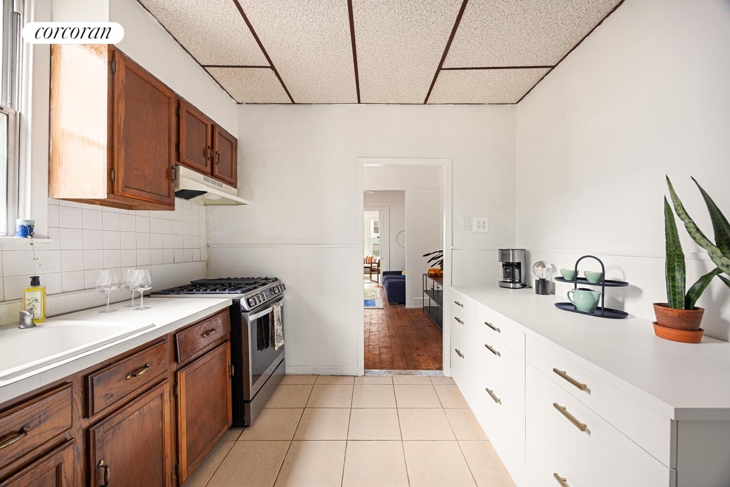 #5 photo, 165 14TH Street, Gowanus , NY 11215