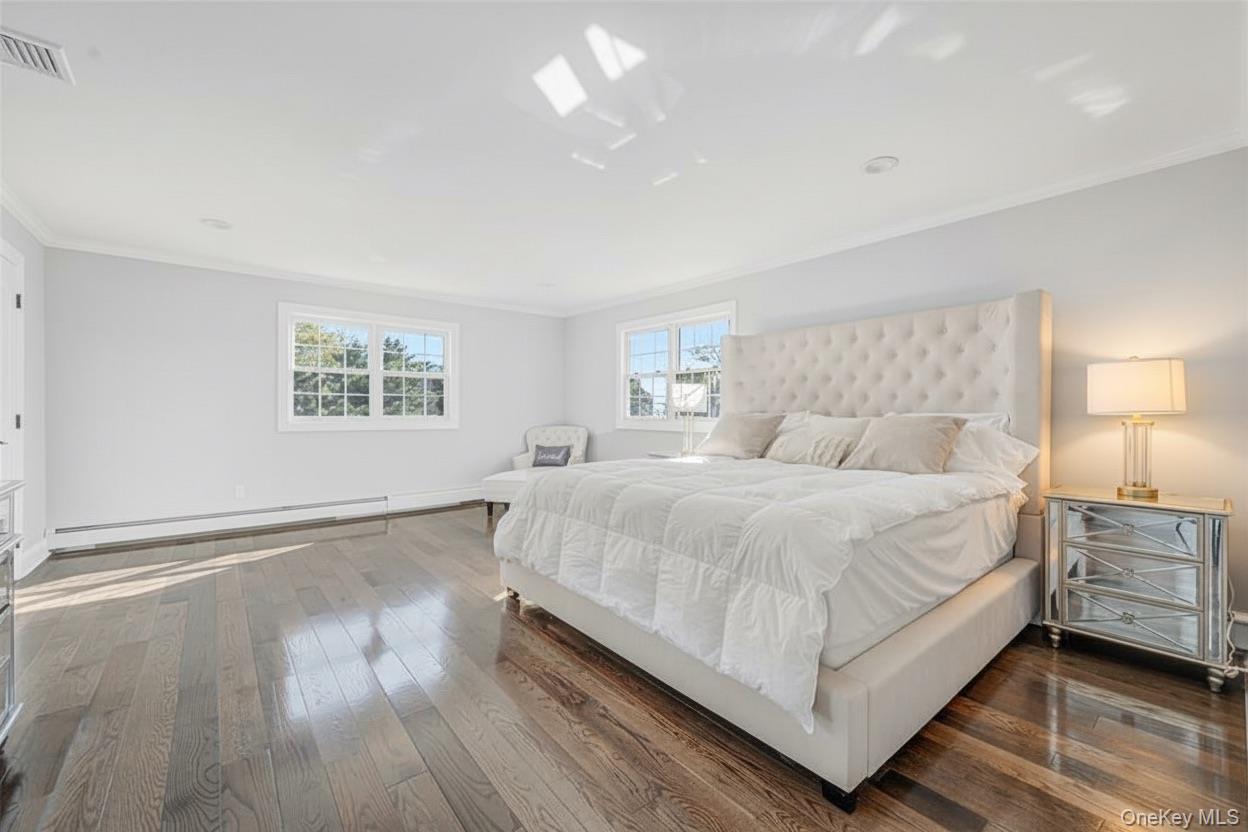 #11 photo, 336 Grand Central Avenue, Amityville , NY 11701