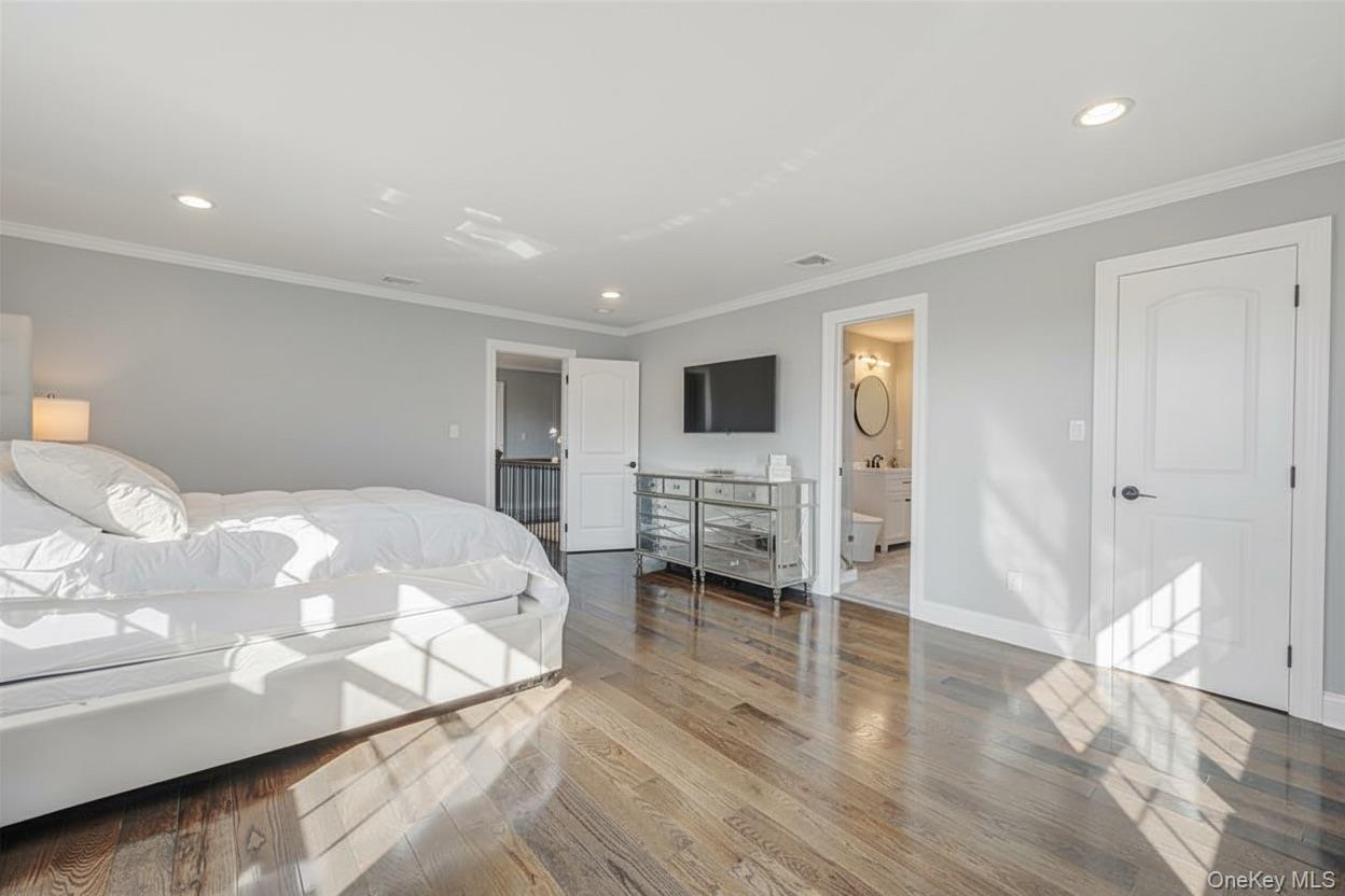 #12 photo, 336 Grand Central Avenue, Amityville , NY 11701