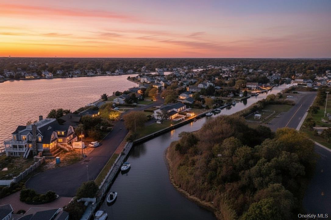 #18 photo, 336 Grand Central Avenue, Amityville , NY 11701