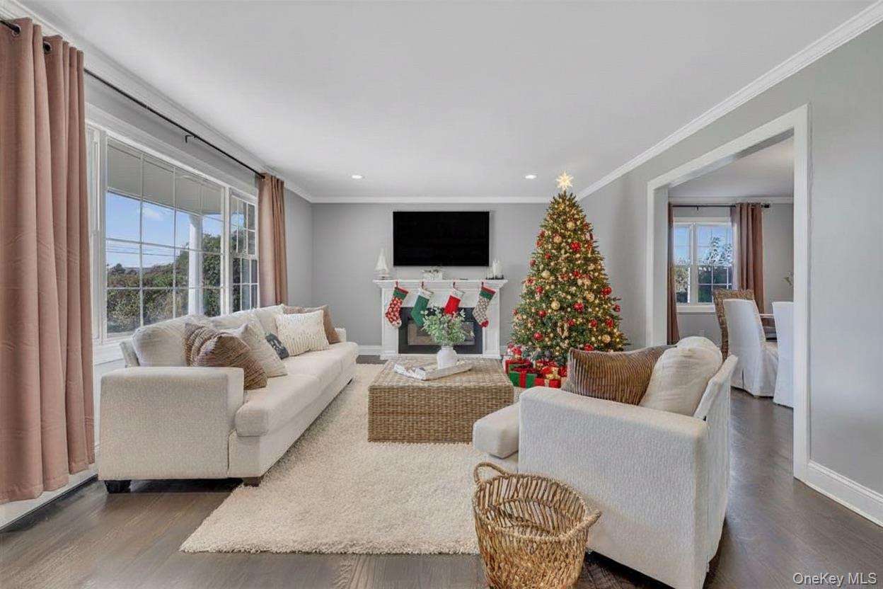 #3 photo, 336 Grand Central Avenue, Amityville , NY 11701