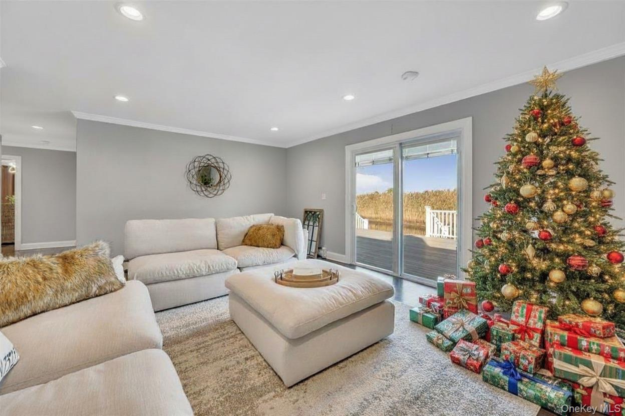 #9 photo, 336 Grand Central Avenue, Amityville , NY 11701