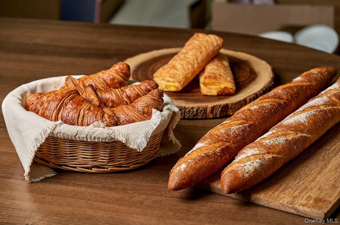 #3 photo, 1 Miller Place, Smithtown , NY 11787