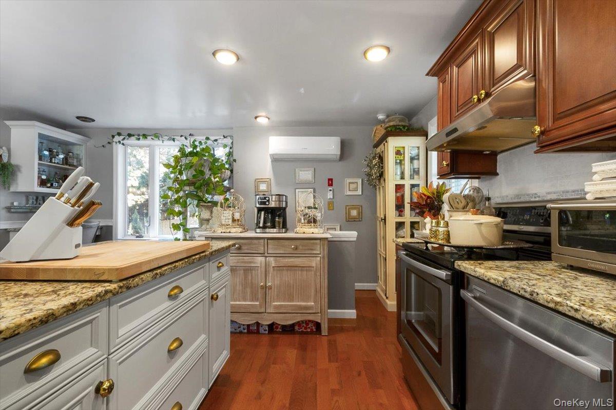 #6 photo, 12 Philipse Road, Carmel , NY 10512